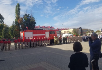 В Боброве состоялась торжественная передача новой специализированной пожарно-спасательной техники подразделениям Бобровского района